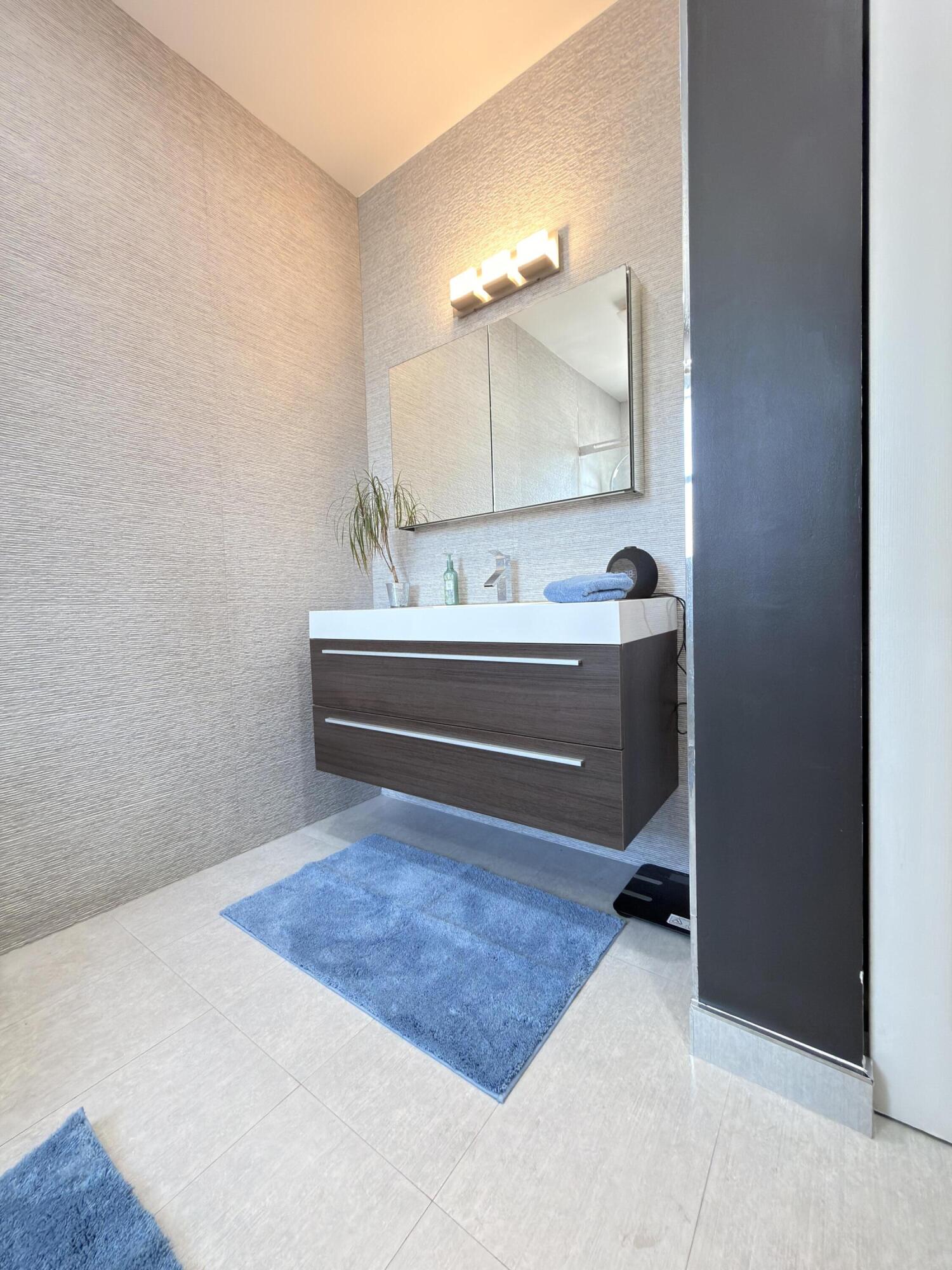 RESERVE AT DORAL EAST - Residential Lease