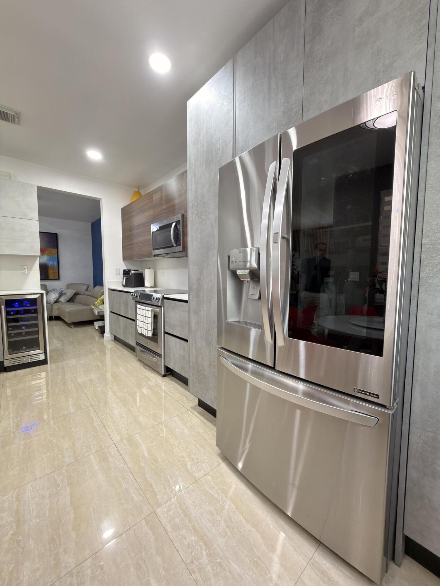RESERVE AT DORAL EAST - Residential Lease