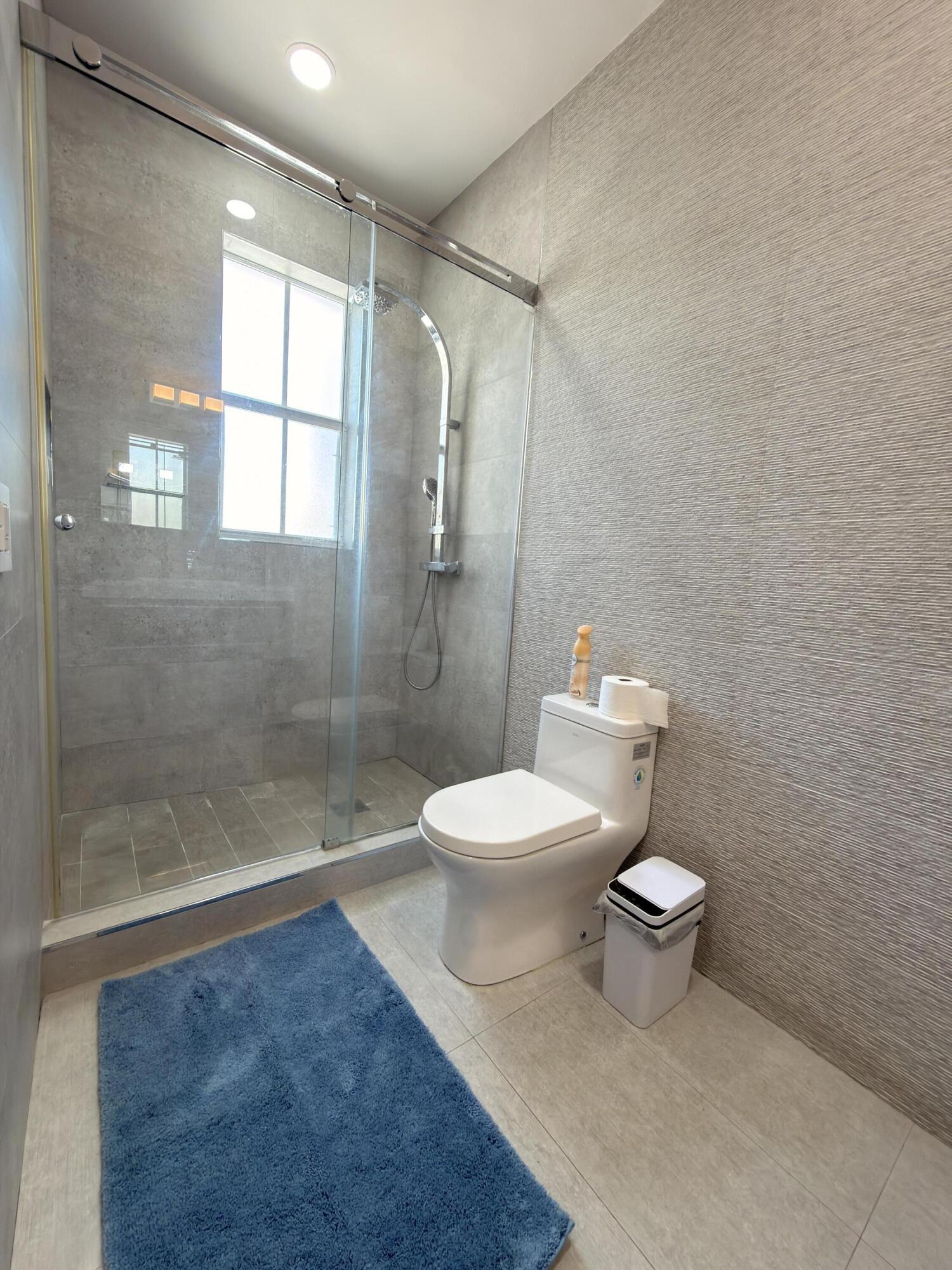RESERVE AT DORAL EAST - Residential Lease