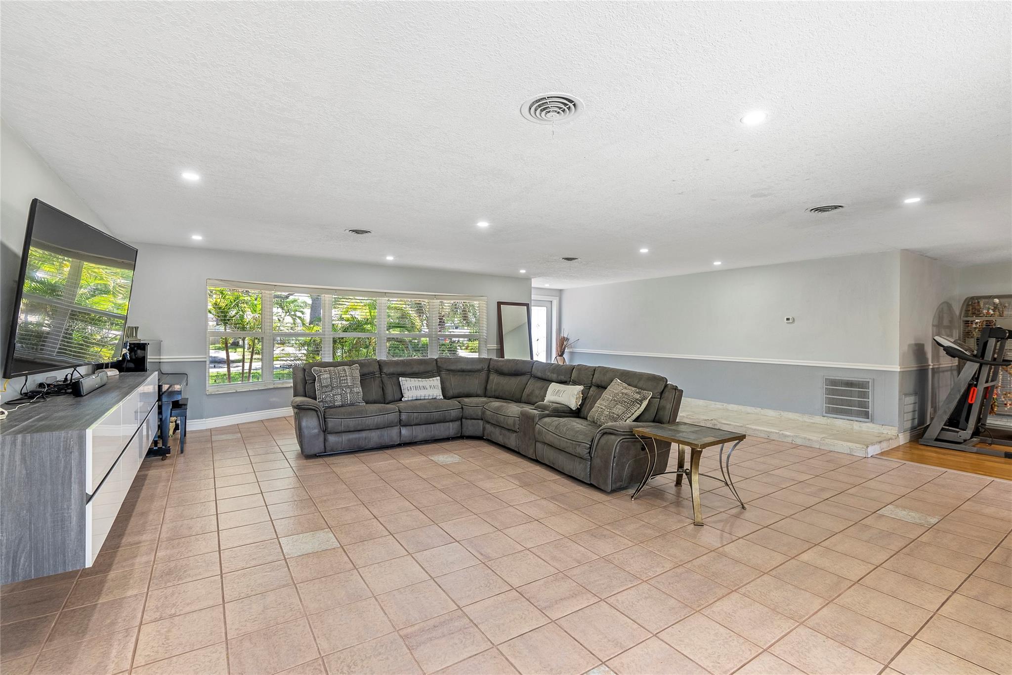 Imperial Point 1 Sec 53-4 - Residential Lease