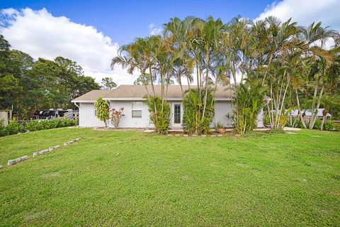 A home in Loxahatchee