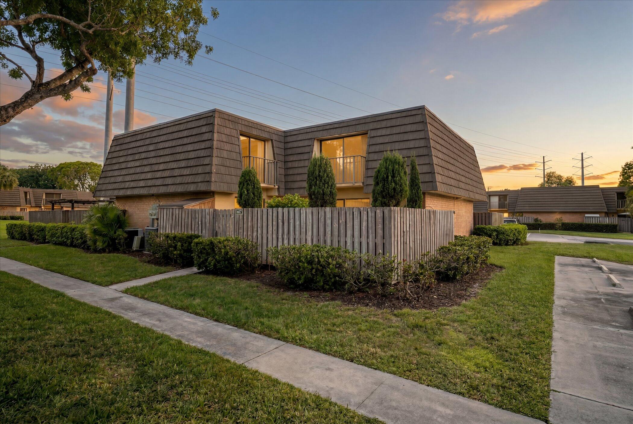 VILLAGE OF SANDALWOOD LAKES 1 - Residential