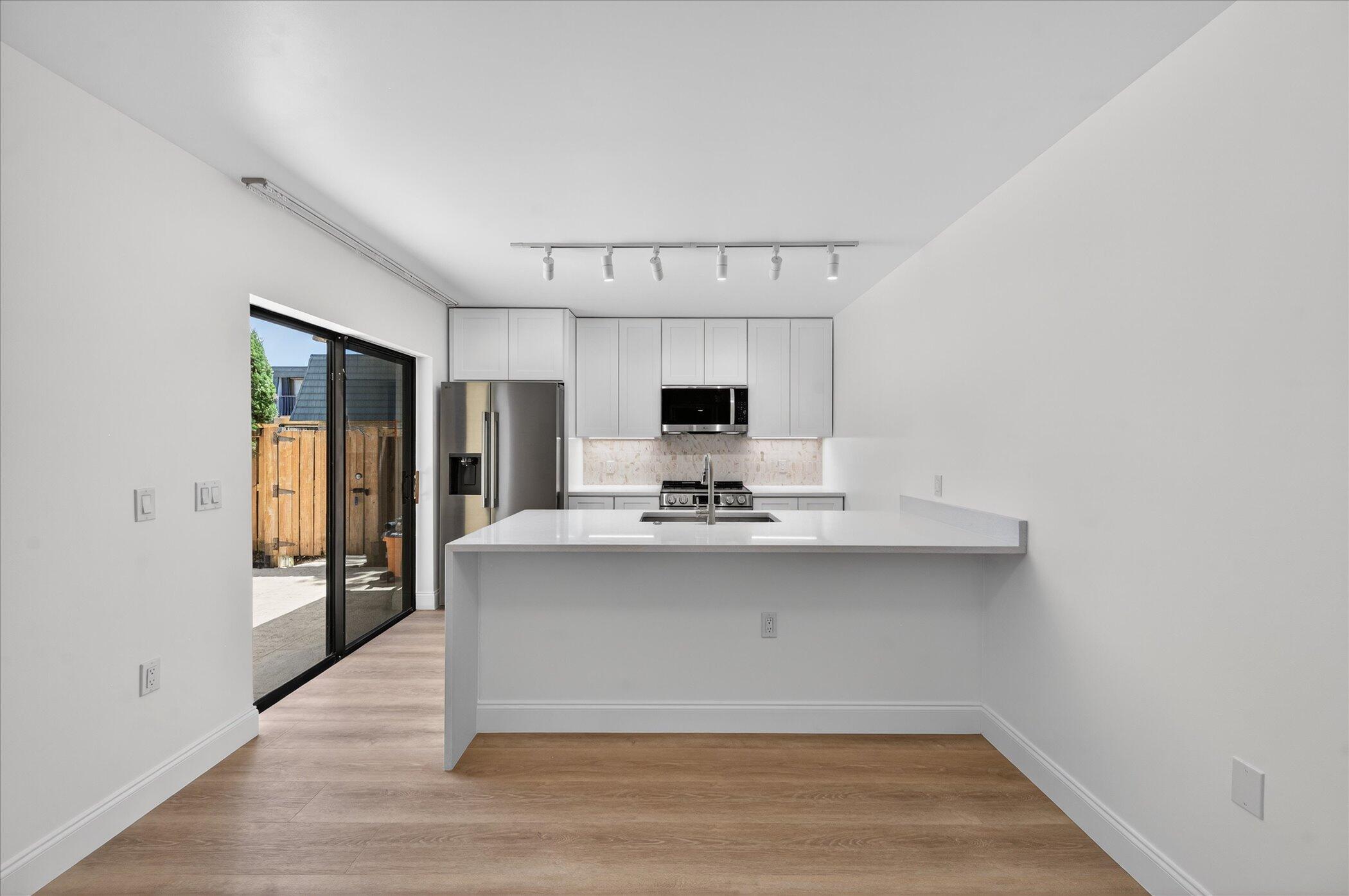 VILLAGE OF SANDALWOOD LAKES 1 - Residential