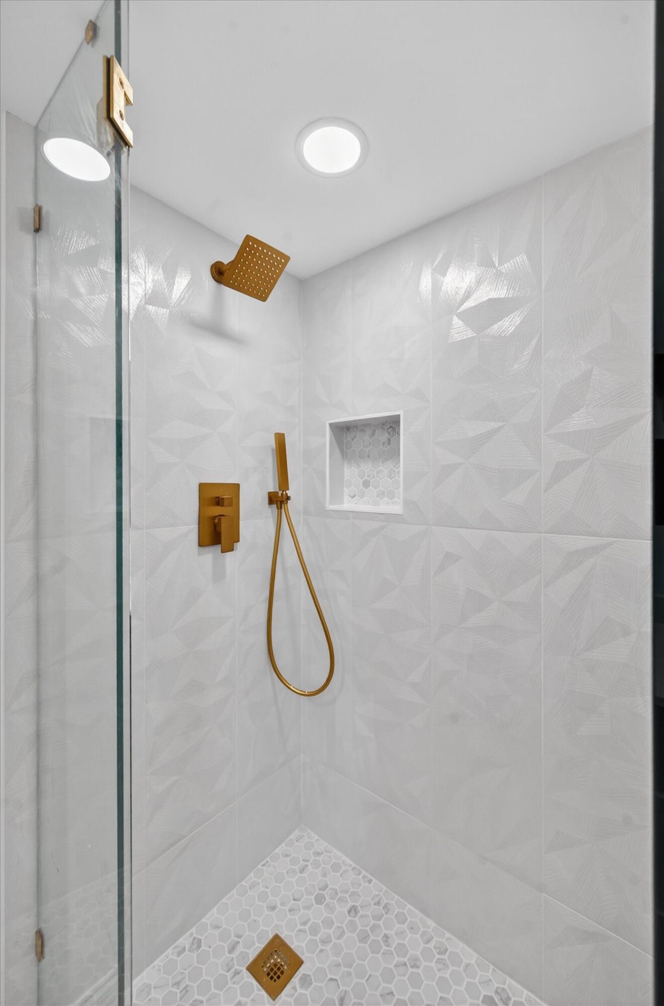 VILLAGE OF SANDALWOOD LAKES 1 - Residential