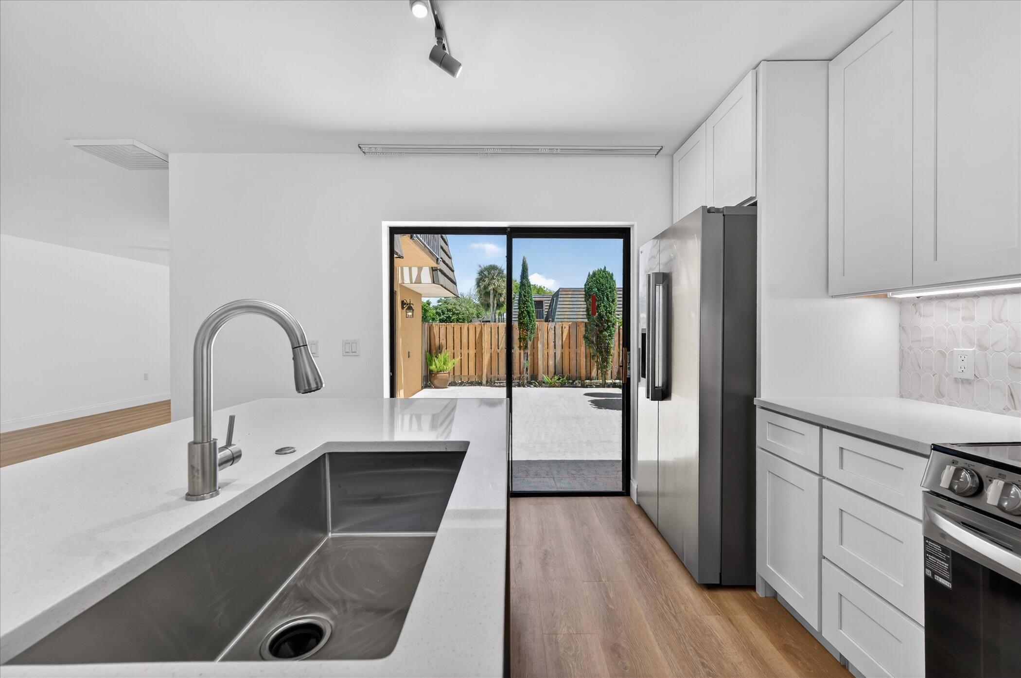 VILLAGE OF SANDALWOOD LAKES 1 - Residential