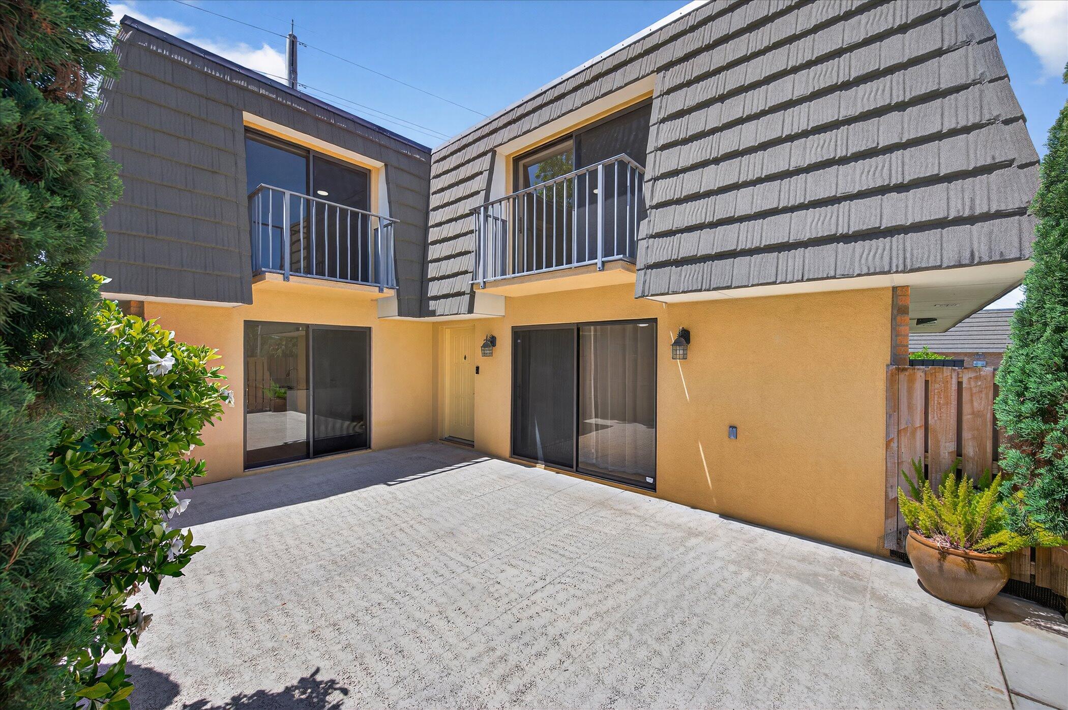 VILLAGE OF SANDALWOOD LAKES 1 - Residential