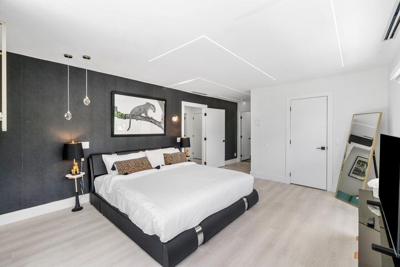 LAUDERDALE BEACH - Residential