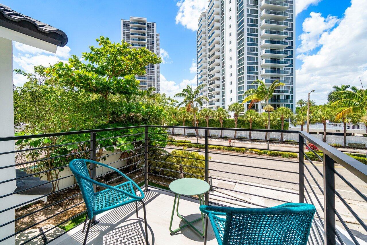 LAUDERDALE BEACH - Residential