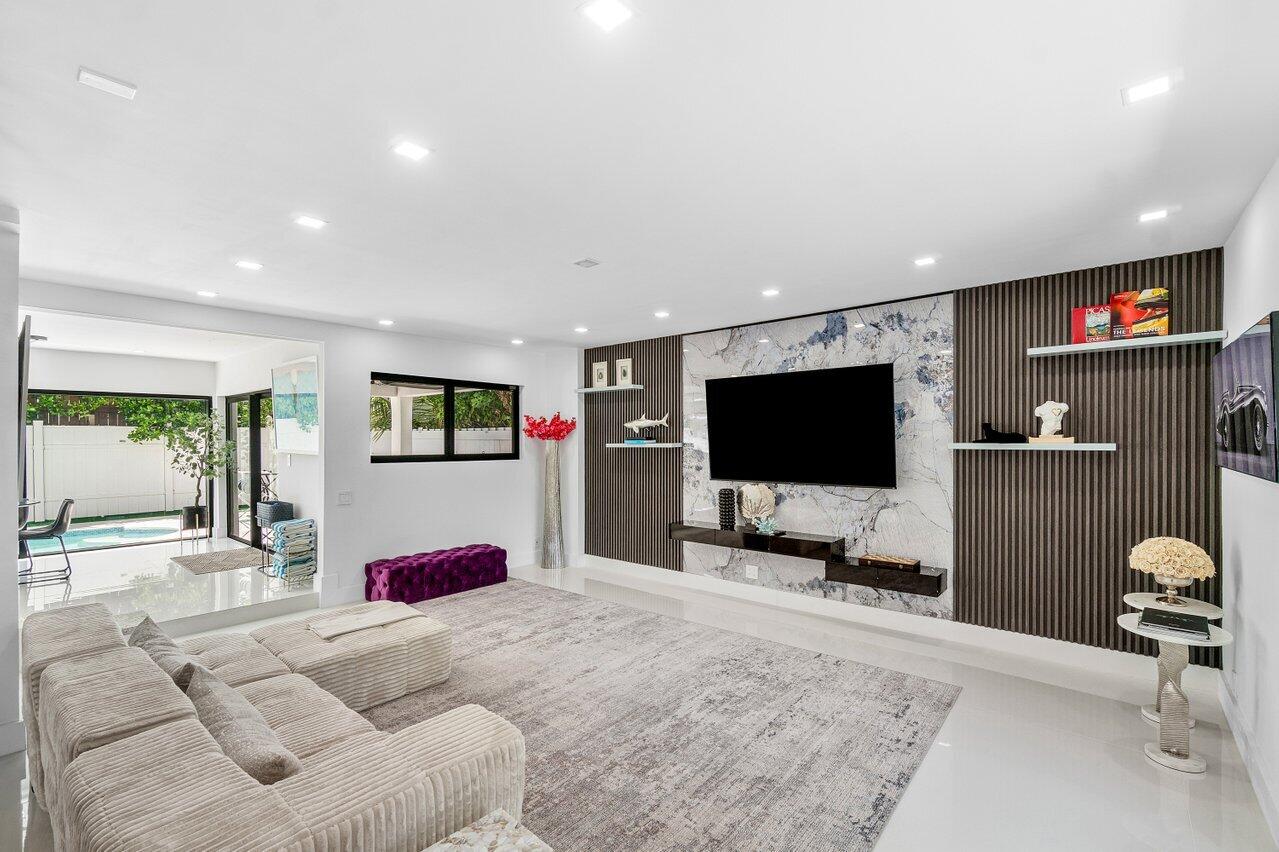 LAUDERDALE BEACH - Residential