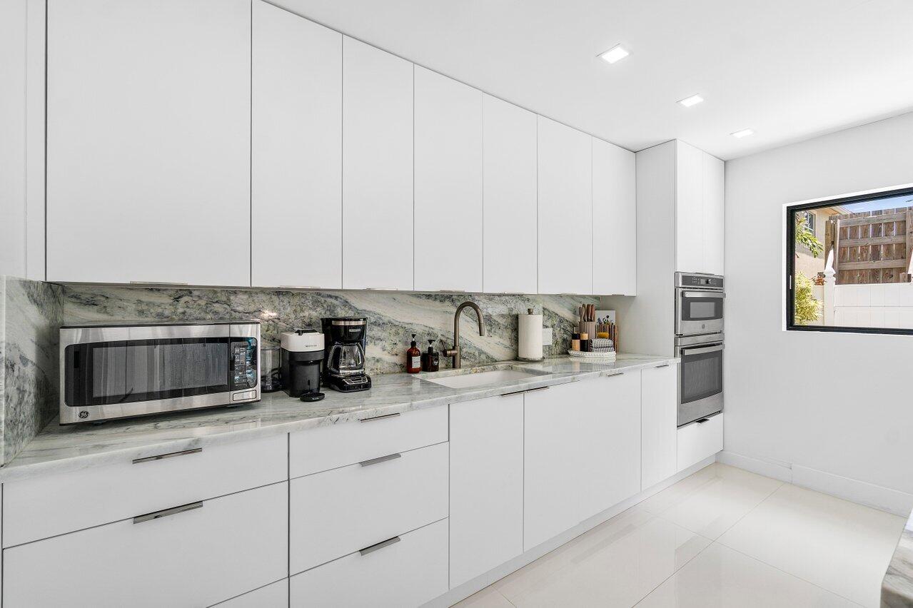 LAUDERDALE BEACH - Residential