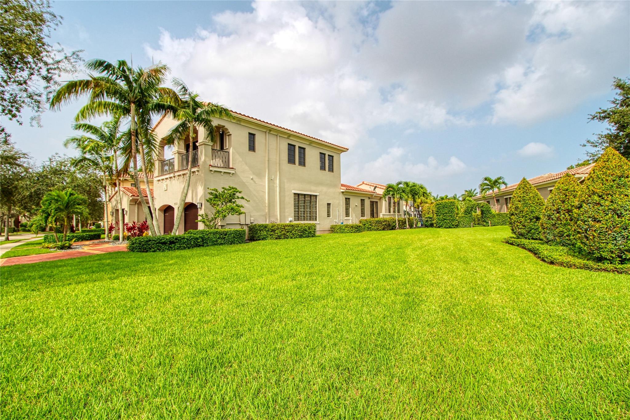 PARKLAND GOLF AND COUNTRY - Residential