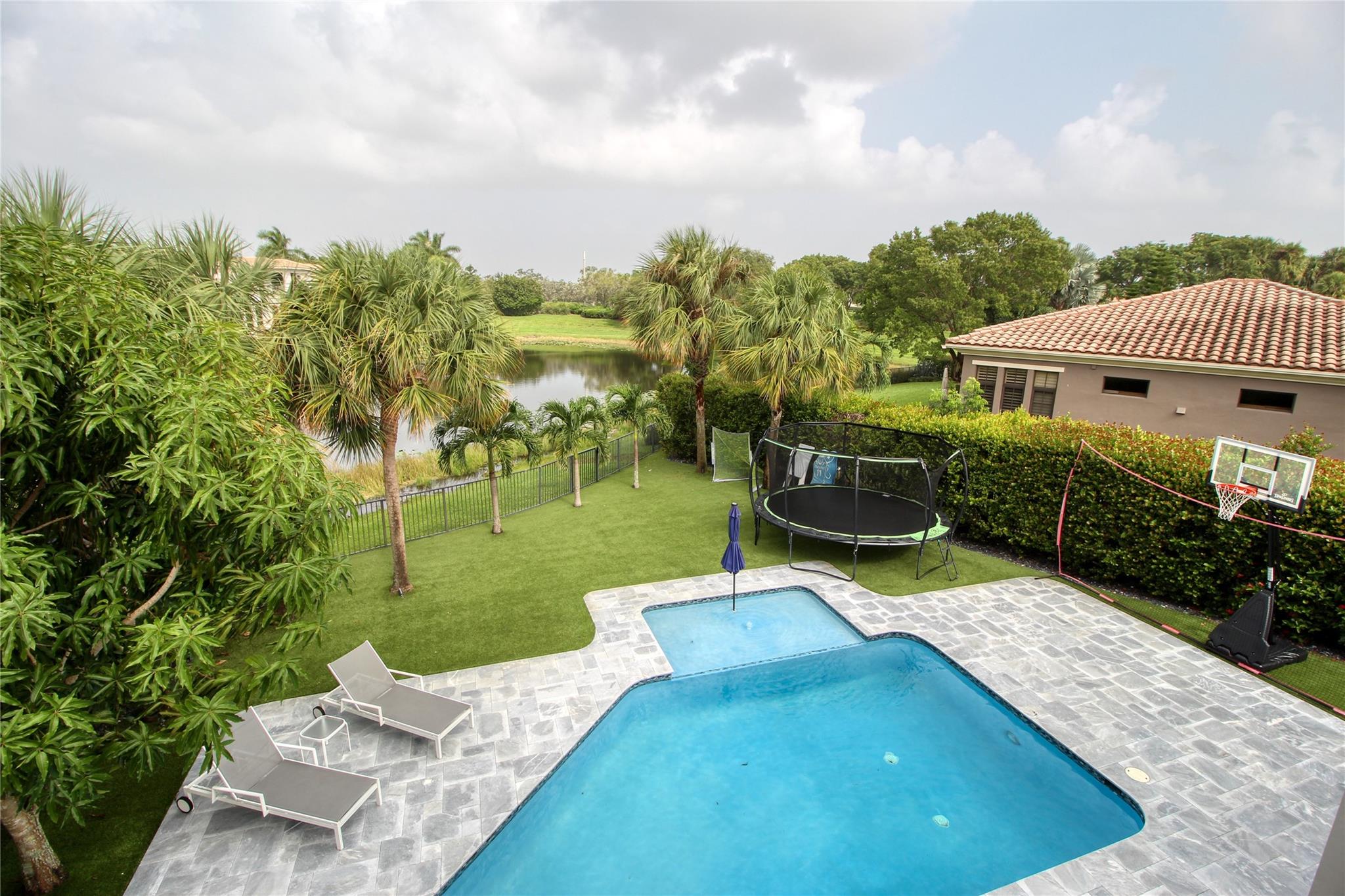PARKLAND GOLF AND COUNTRY - Residential