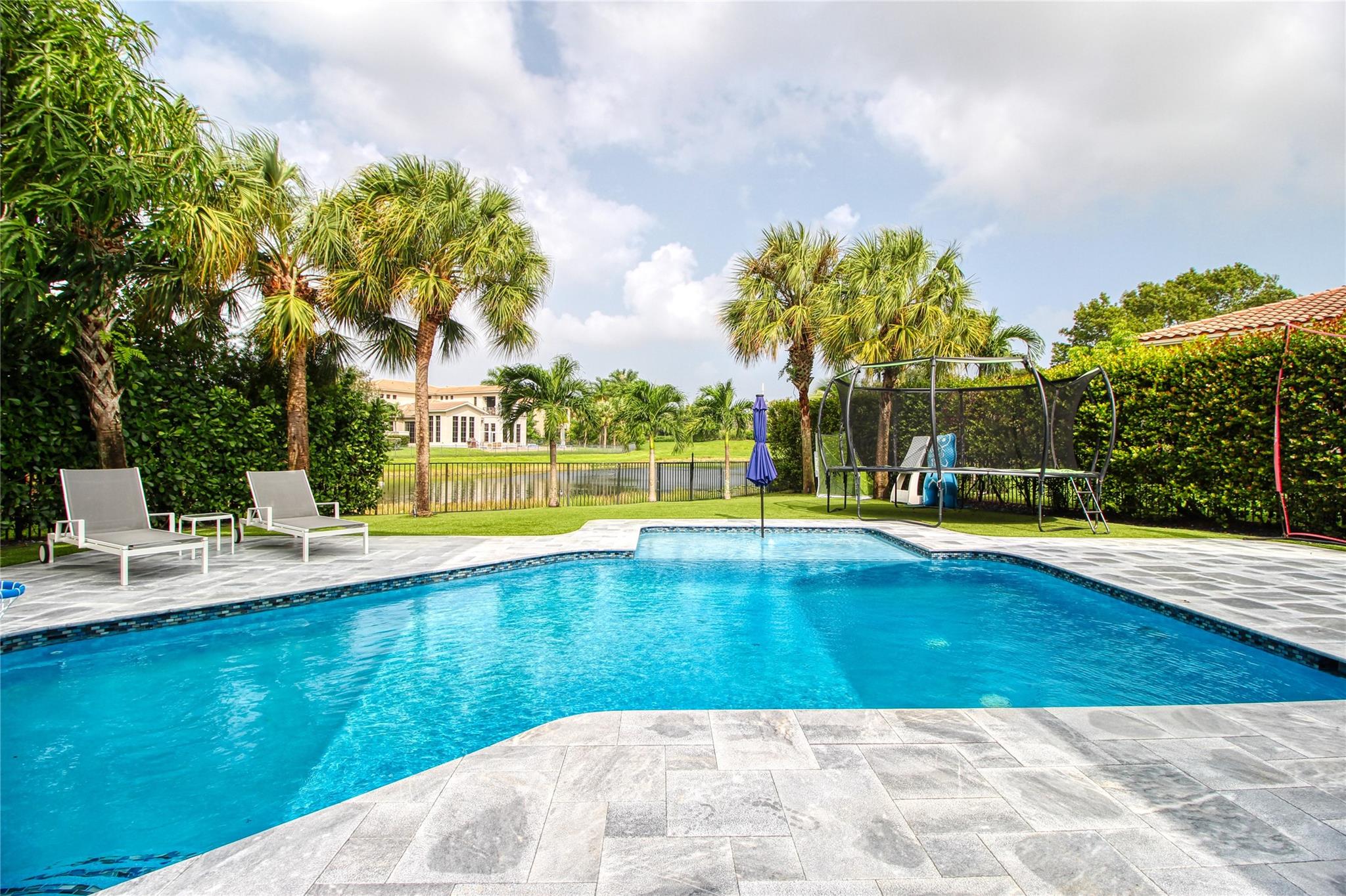 PARKLAND GOLF AND COUNTRY - Residential
