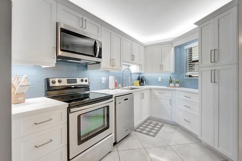 5650 Camino Del Sol 104 Boca Raton FL 33433