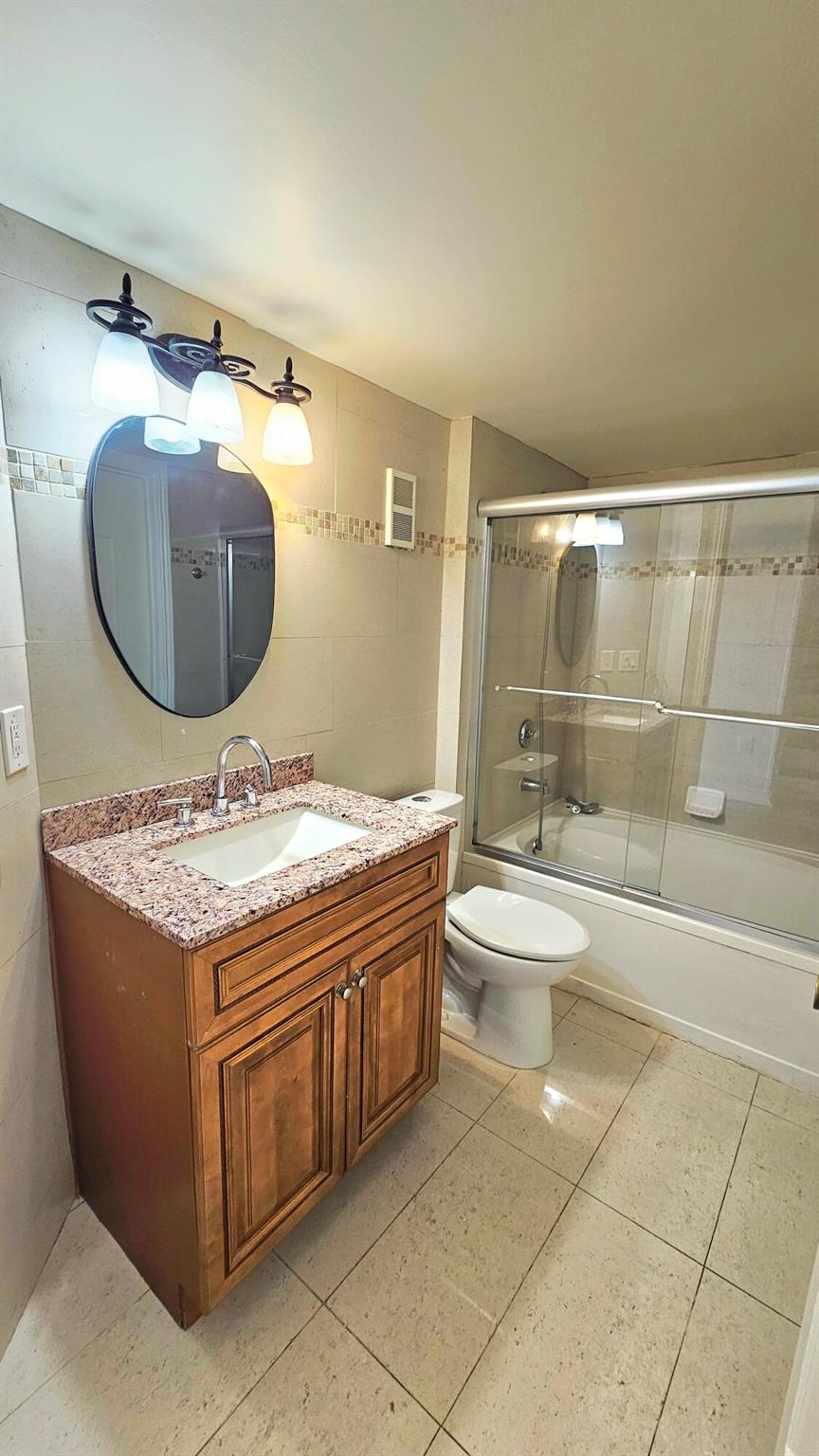 PALM LAKE CONDO - Residential Lease