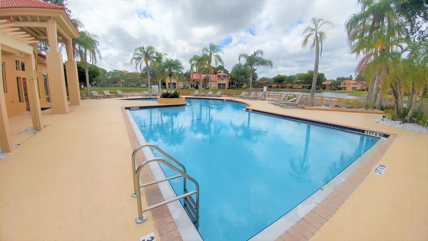 PALM LAKE CONDO - Residential Lease