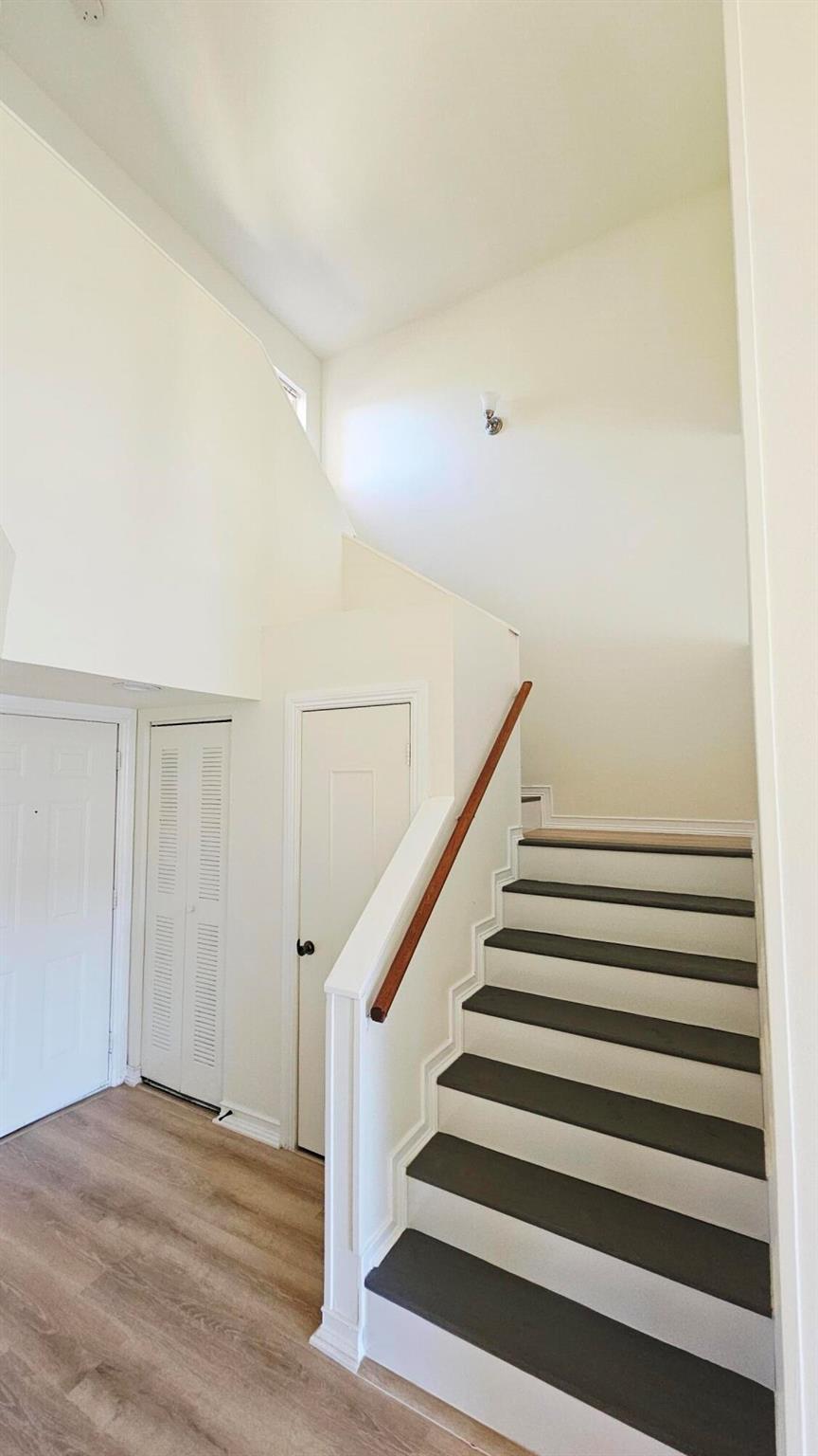 PALM LAKE CONDO - Residential Lease