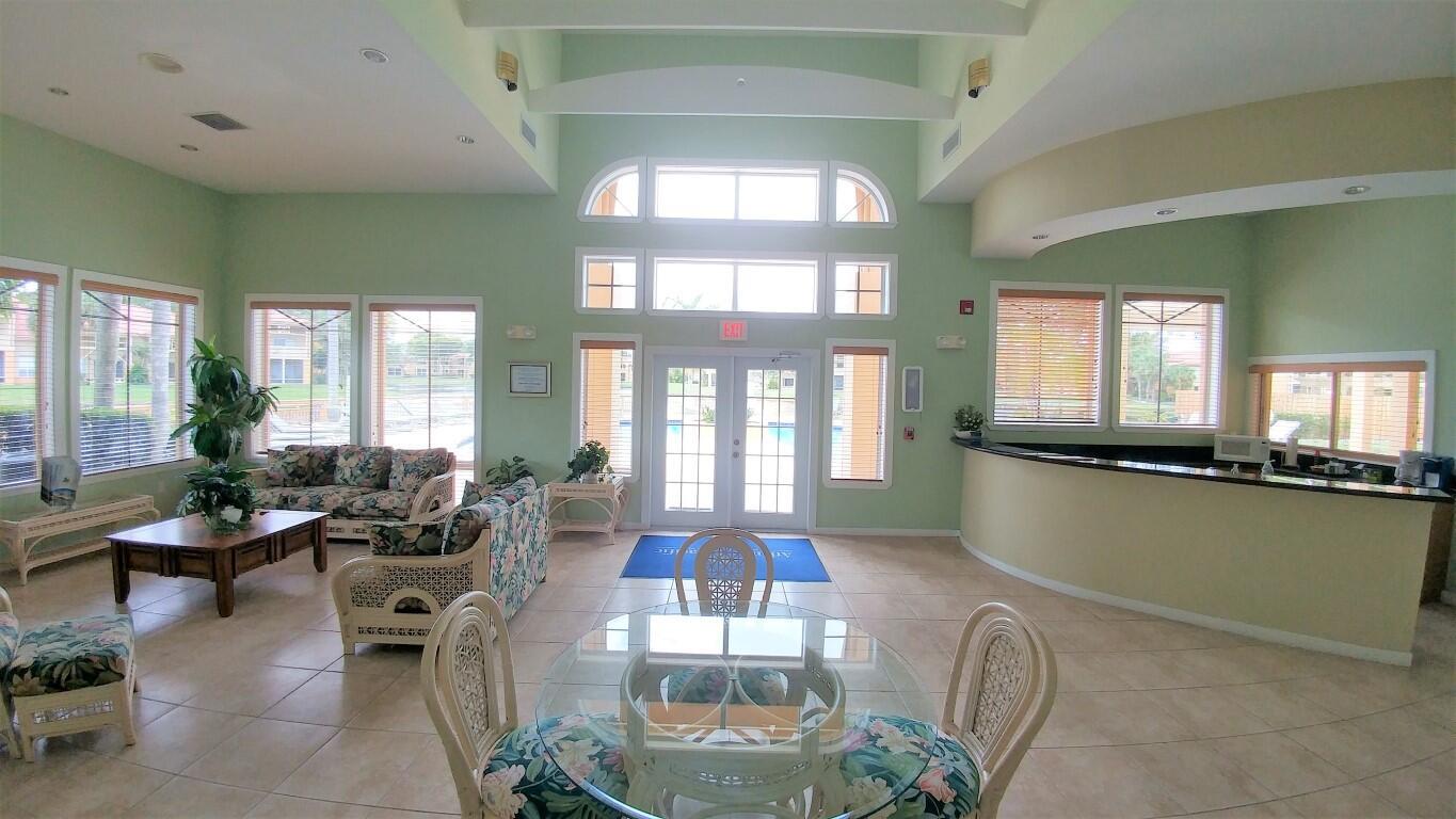 PALM LAKE CONDO - Residential Lease