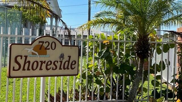 2 bed and 2.5 bath (1125 sqft) in a Lantana intracoastal community. Two assigned parking spaces. Community has a swimming pool (facing beautiful intracoastal), two tennis courts, and a sauna room. Excellent lighting for this first-floor end corner unit facing east and south. Only steps from the water. Close to the beach and Lantana Bicentennial Park, I95. The unit is freshly painted. Annual lease, first month rent and two months security deposits