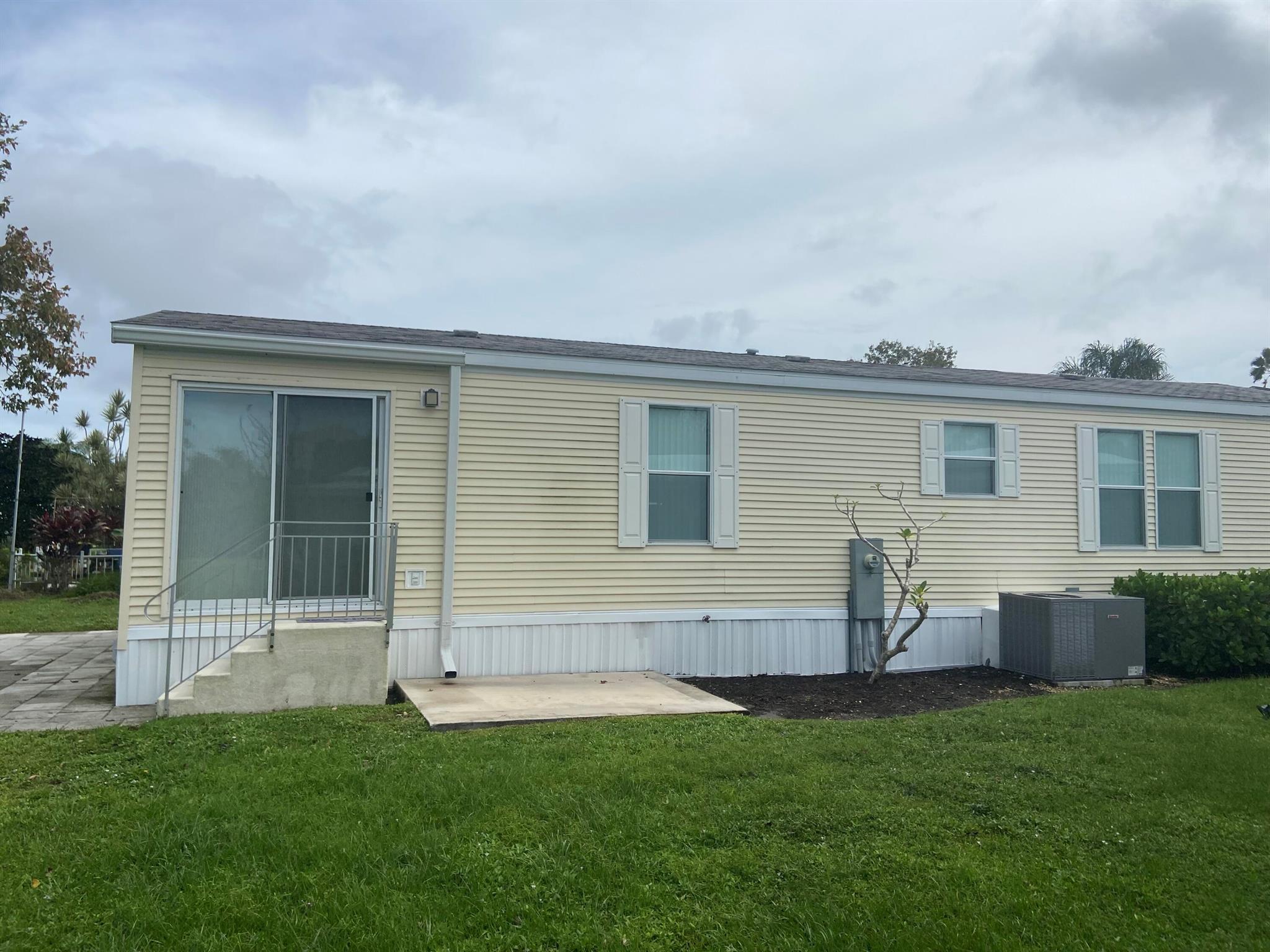 Spanish Lakes Riverfront - Residential