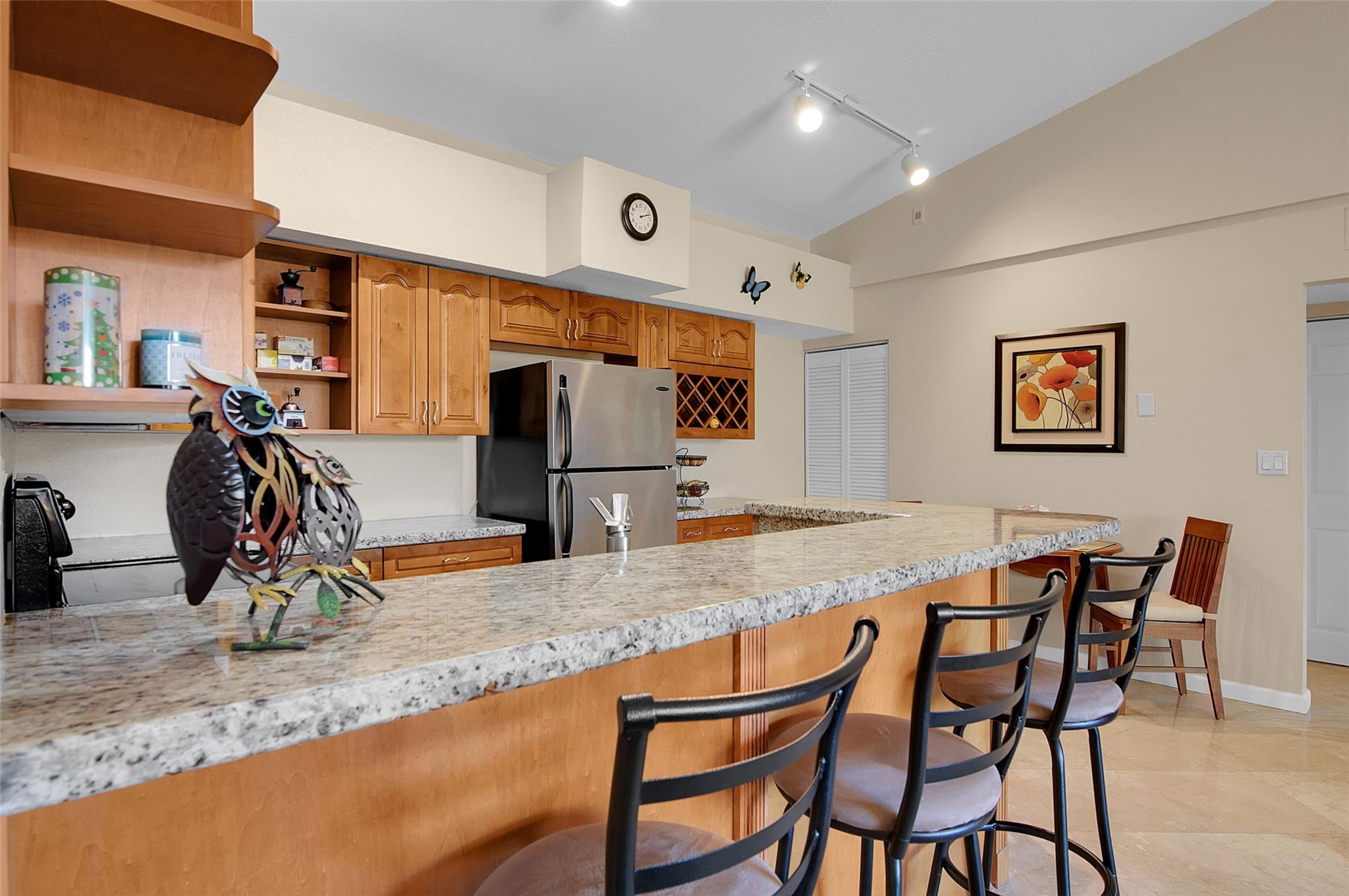 821 Lyons Road 21-204