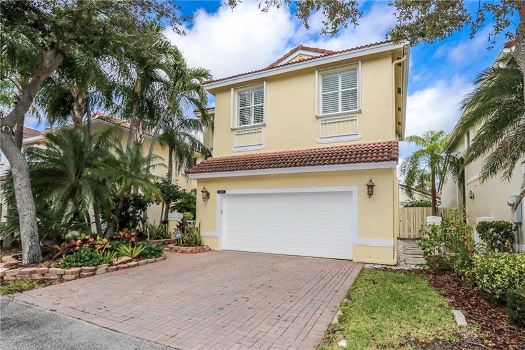 Photo of 1115 Linden St, Hollywood, FL 33019 (MLS # B26000851)