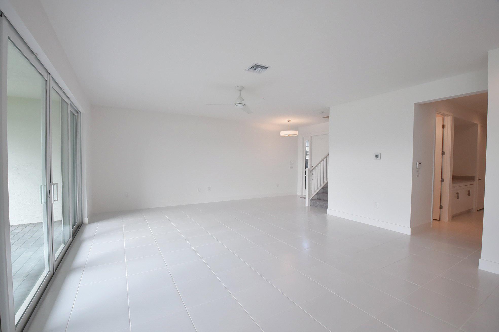 DAKOTA    SUSSMAN AGR PUD - Residential Lease