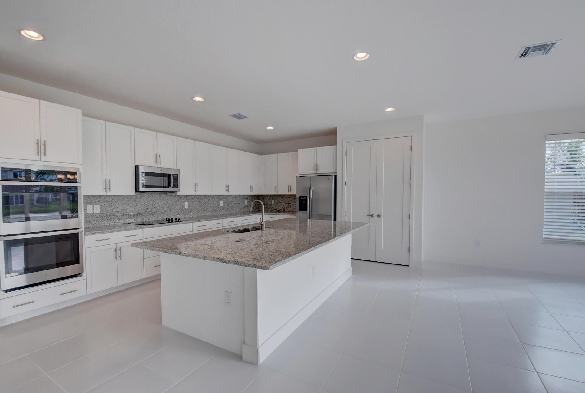 DAKOTA    SUSSMAN AGR PUD - Residential Lease