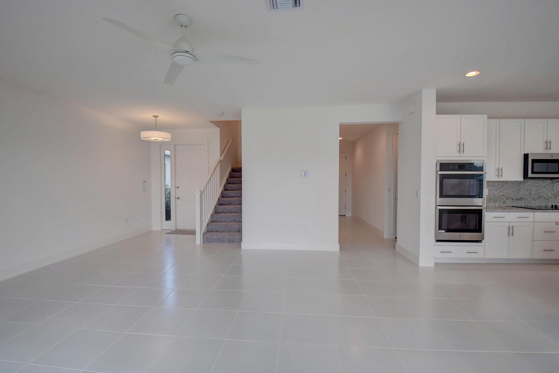 DAKOTA    SUSSMAN AGR PUD - Residential Lease