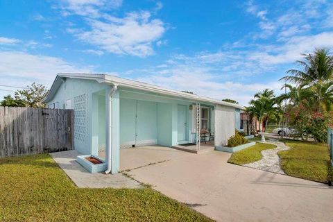 1307 S Flamingo Drive Lantana FL 33462