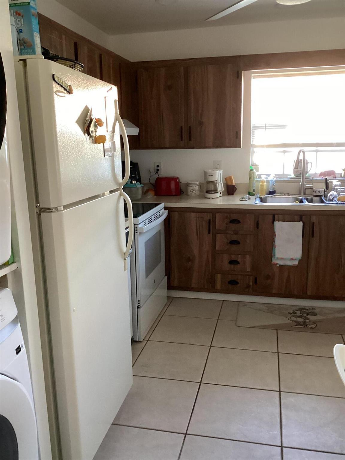 Fort Pierce, Florida 34982, United States, 2 Bedrooms Bedrooms, ,2 BathroomsBathrooms,Residential,Pending,209584