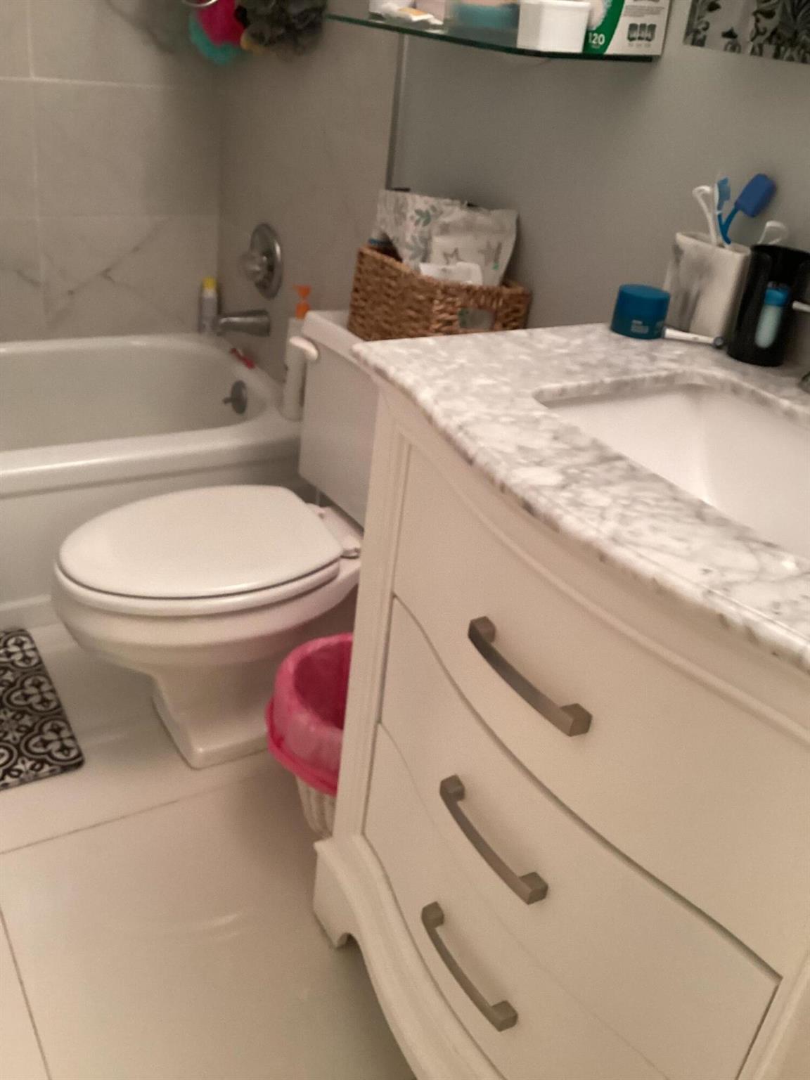 Fort Pierce, Florida 34982, United States, 2 Bedrooms Bedrooms, ,2 BathroomsBathrooms,Residential,Pending,209584