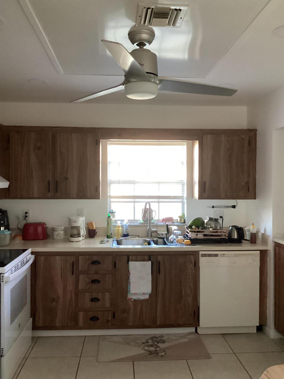 Fort Pierce, Florida 34982, United States, 2 Bedrooms Bedrooms, ,2 BathroomsBathrooms,Residential,Pending,209584