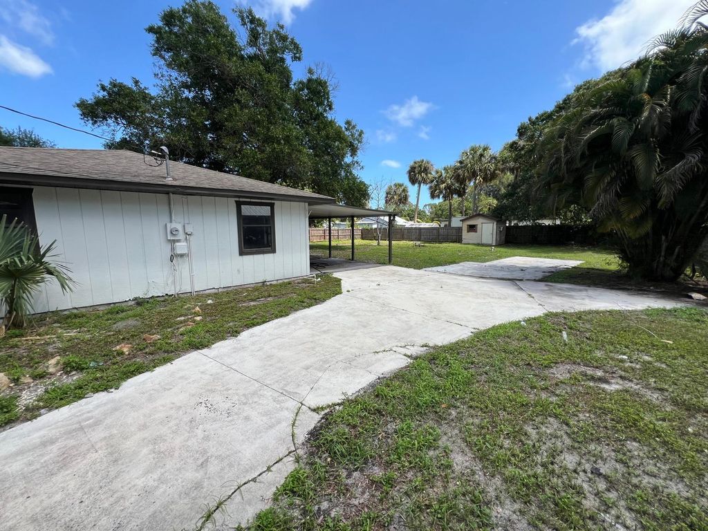 Photo of 2008 S 30th Street, Fort Pierce, FL 34947 (MLS # R11090223)