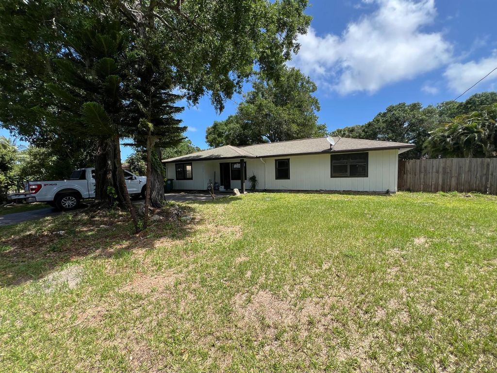 Photo of 2008 S 30th Street, Fort Pierce, FL 34947 (MLS # R11090223)