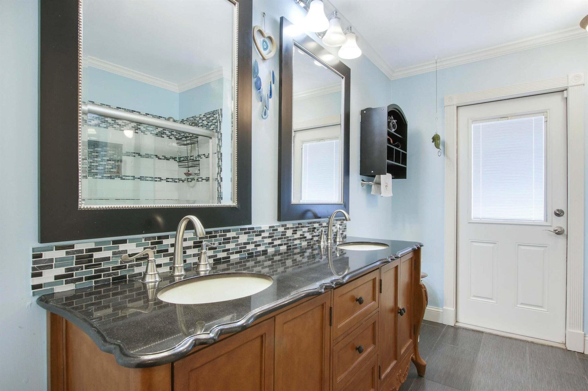 Tequesta Pines - Residential