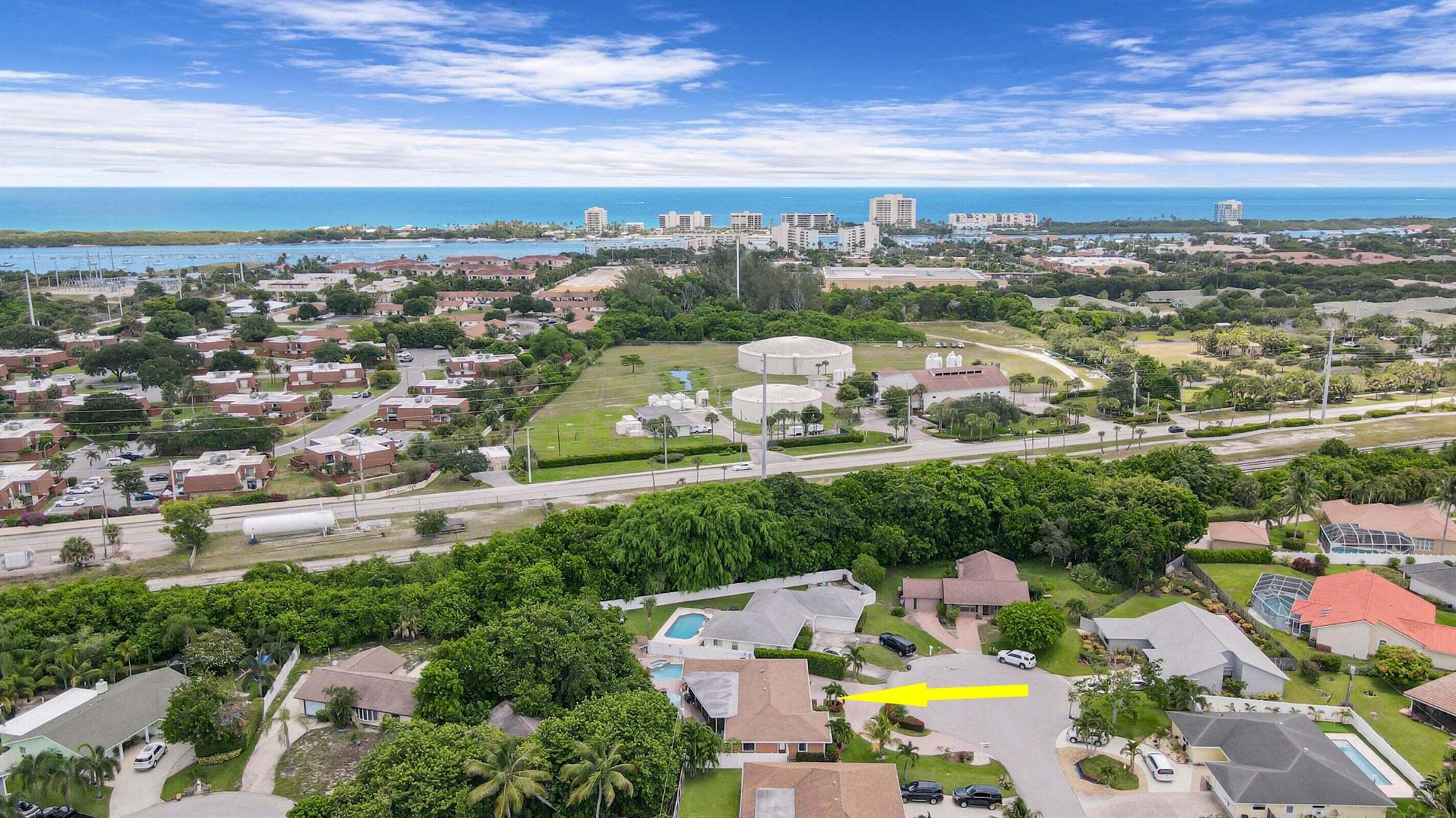 Tequesta Pines - Residential