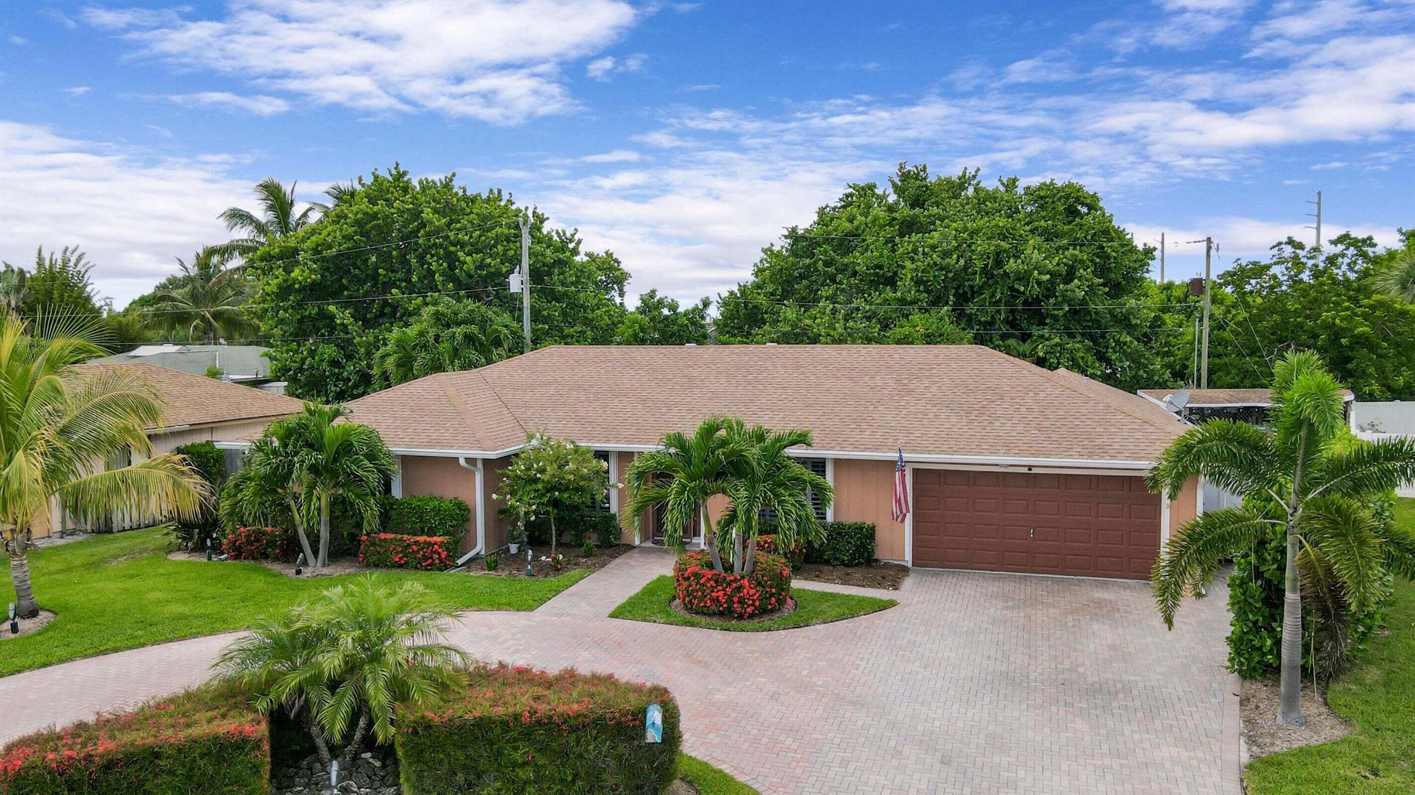 Tequesta Pines - Residential