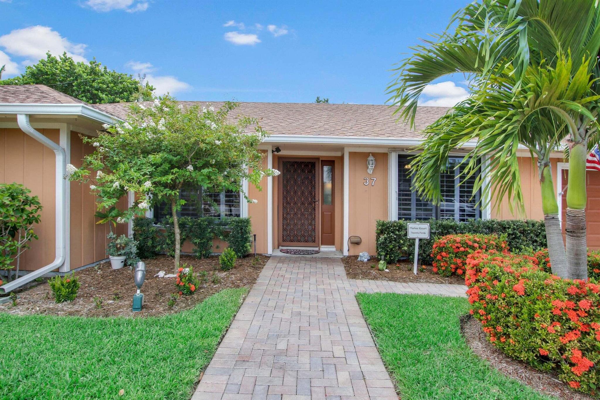 Tequesta Pines - Residential