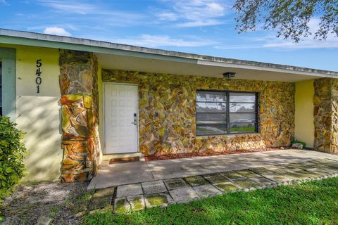 A home in Lake Worth