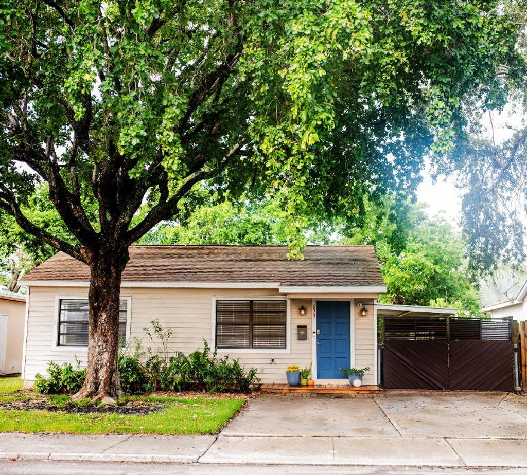 Photo of 823 N C Street, Lake Worth Beach, FL 33460 (MLS # R11139039)