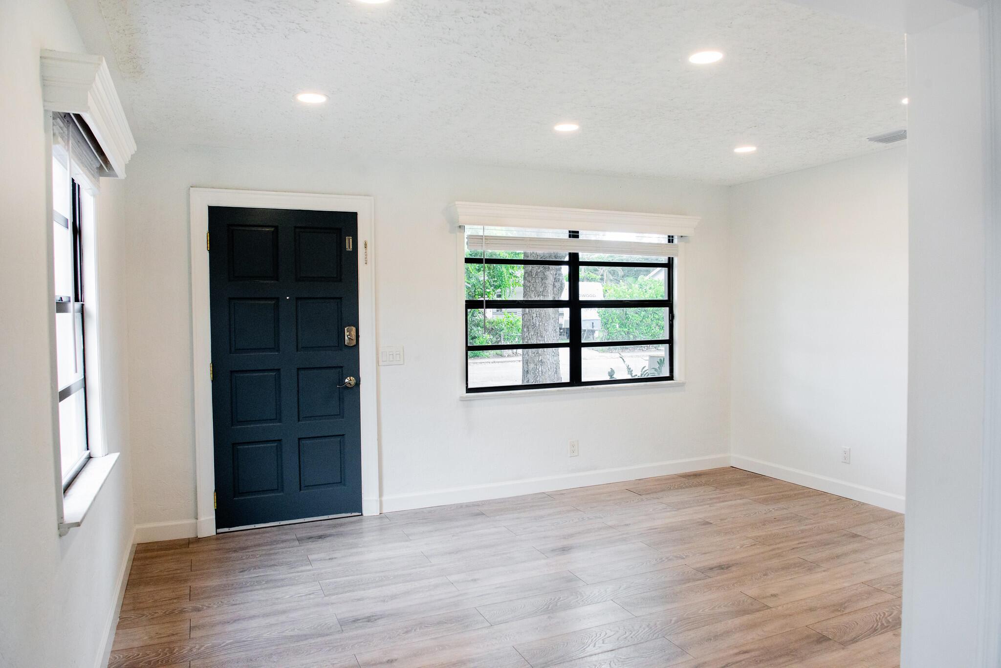 LAKE WORTH TOWN OF - Residential