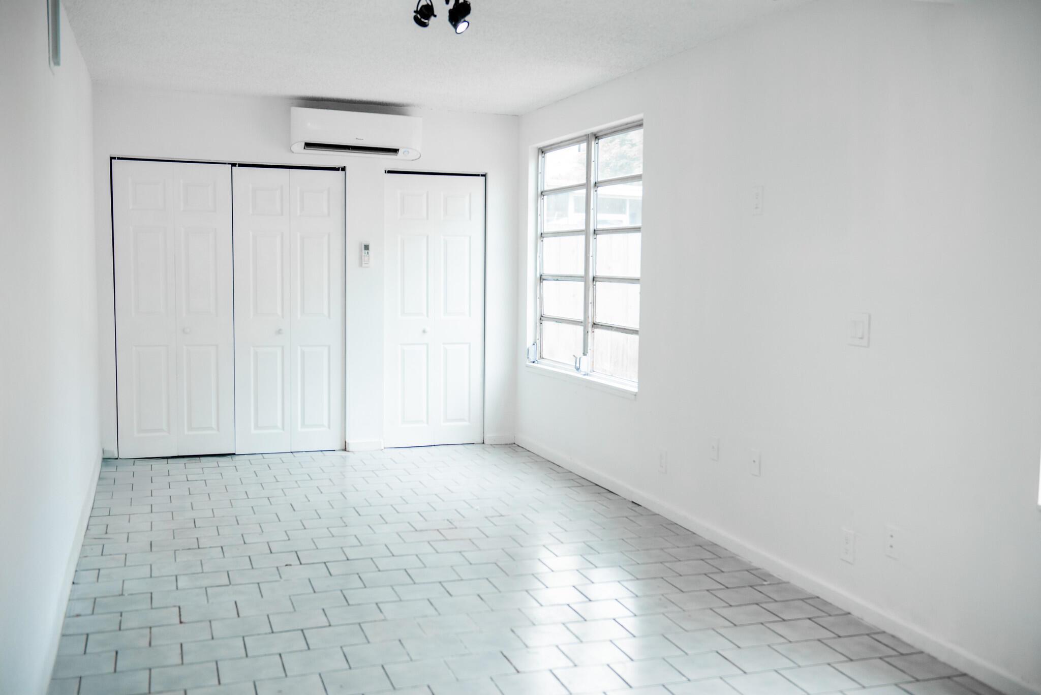 LAKE WORTH TOWN OF - Residential