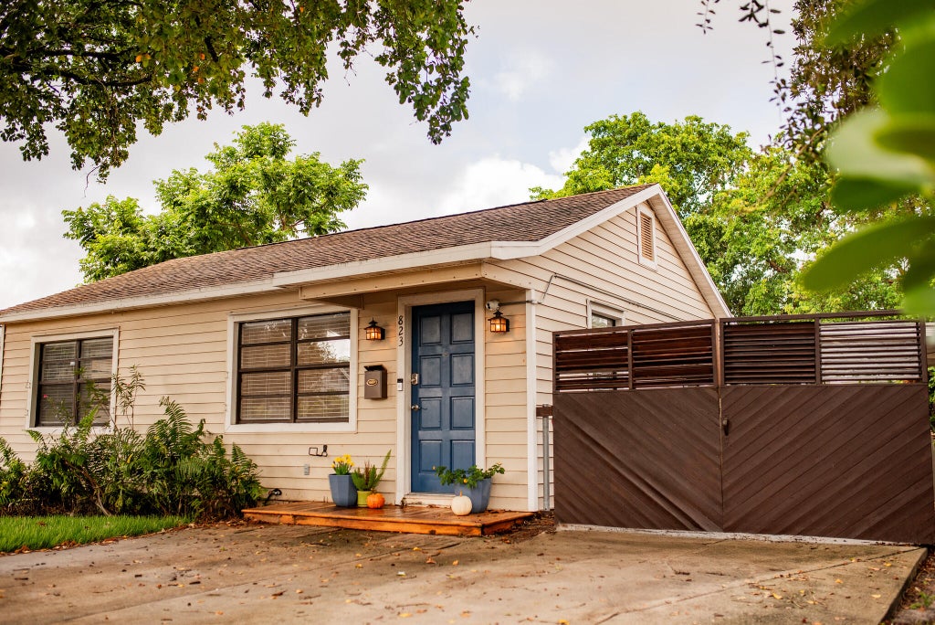 Photo of 823 N C Street, Lake Worth Beach, FL 33460 (MLS # R11139039)