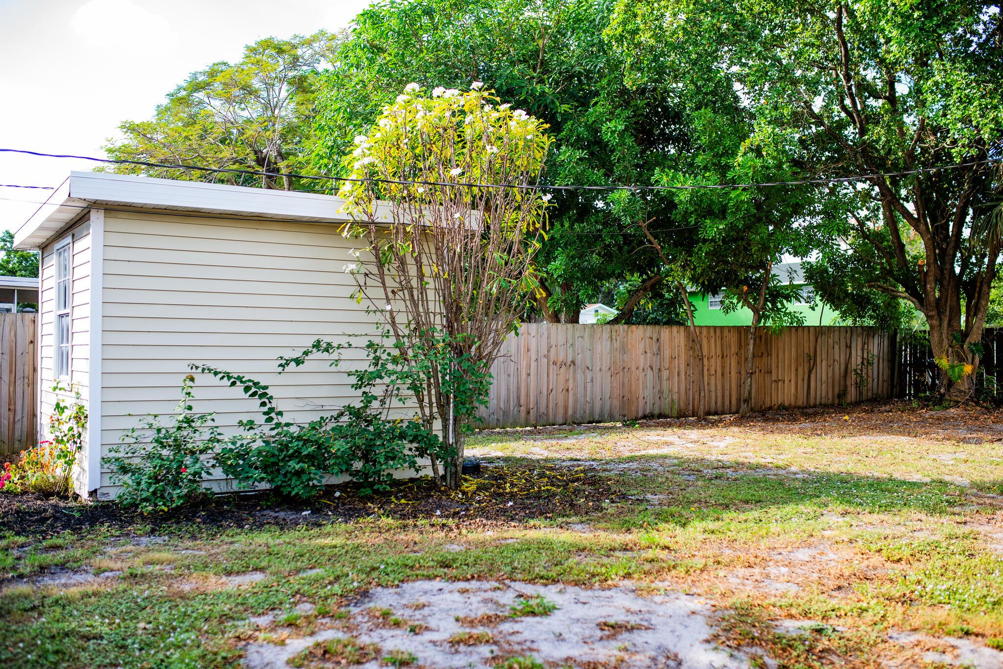LAKE WORTH TOWN OF - Residential