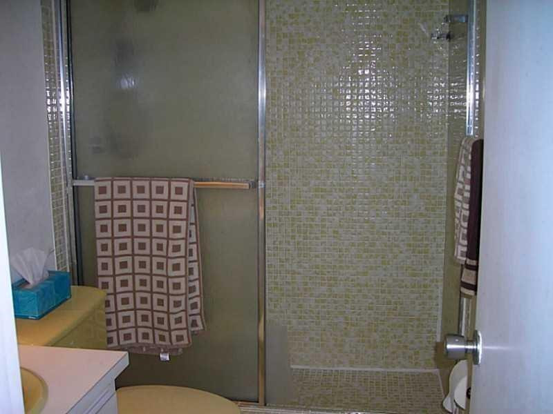 No 15 Palm-Aire Country C - Residential Lease