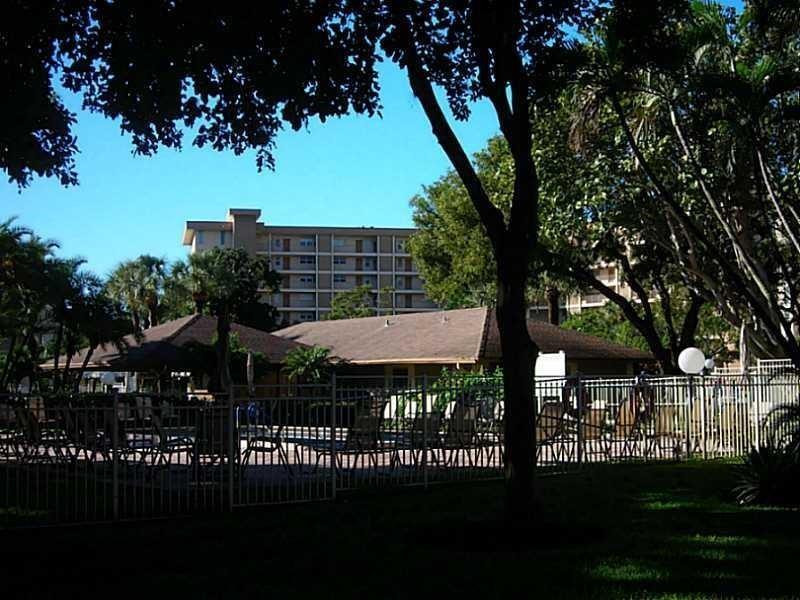 No 15 Palm-Aire Country C - Residential Lease