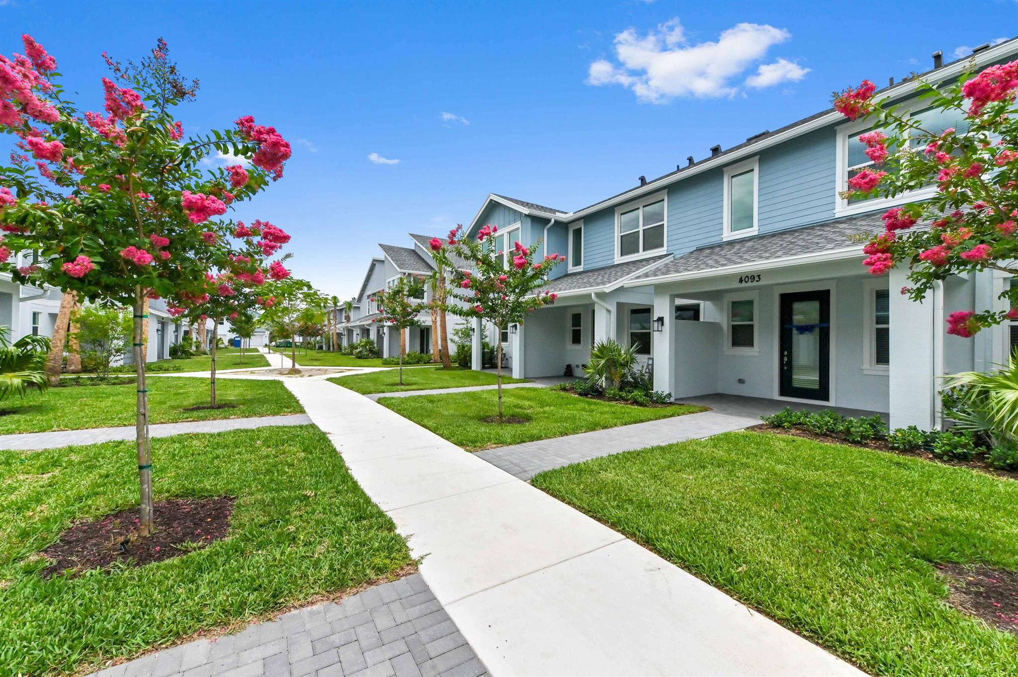 4093 S Longwood Lake Square