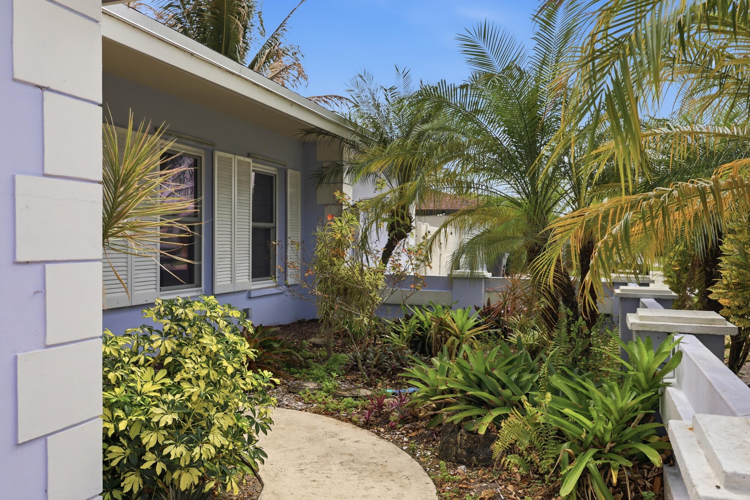 9696 Honeysuckle Avenue