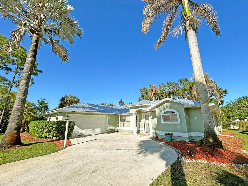 Photo of 6740 51st Avenue, Vero Beach, FL 32967 (MLS # B26007847)